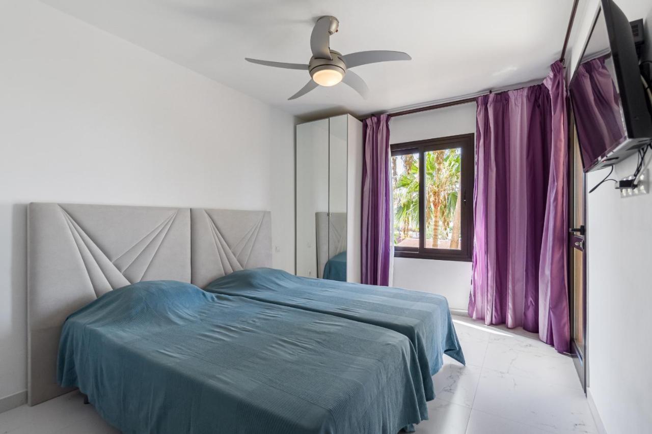 Oceanfront Oasis: 3-Bedroom Las Americas Beach Retreat Playa de las Americas  Exterior photo